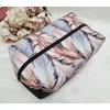 Kép 2/3 - Toll mintás kozmetikai táska/sminktáska