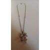 Kép 2/2 - Masni medálos ezüst színű nyaklánc, strasszkövekkel díszítve