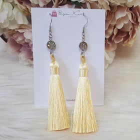 Bojtos lógós fülbevaló csillámos dísszel sárga