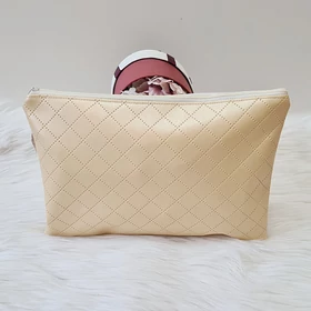 Nyomott mintás nagy méretű műbőr neszesszer arany