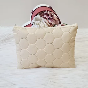 Steppelt mintás közepes méretű neszesszer vajszínű