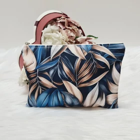 Virág mintás közepes méretű neszesszer