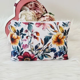 Virág mintás közepes méretű neszesszer