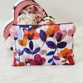 Virág mintás közepes méretű neszesszer