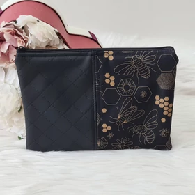 Méhecske mintás közepes méretű neszesszer