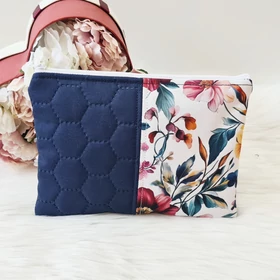 Virág mintás közepes méretű neszesszer