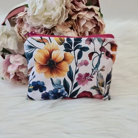 Virág mintás kis méretű neszesszer 