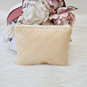 Kis méretű nyomott mintás műbőr neszesszer arany