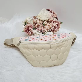 Steppelt virág mintás keresztpántos táska 
