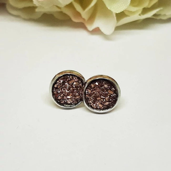 Bedugós fülbevaló 8 mm barna