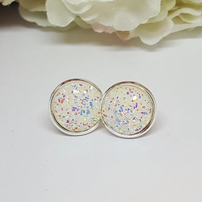 Bedugós fülbevaló 12 mm fehér