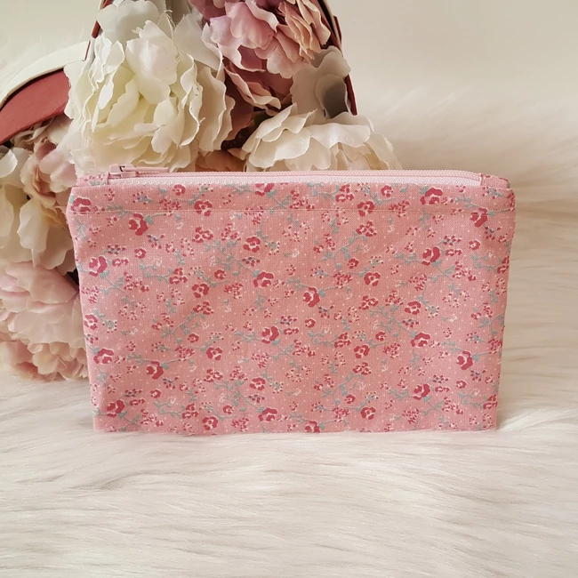 Virág mintás apróság neszesszer II