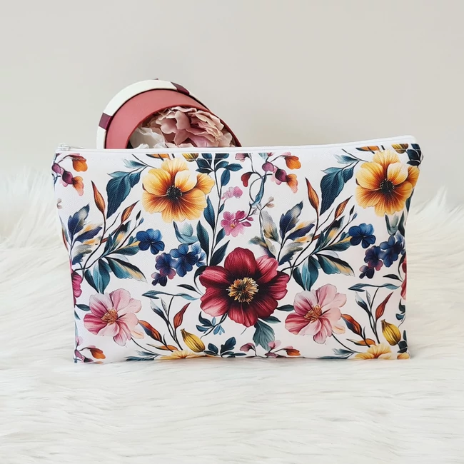 Virág mintás nagy méretű neszesszer