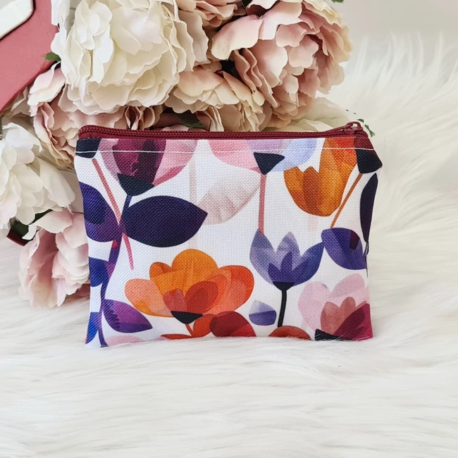 Virág mintás kis méretű neszesszer 