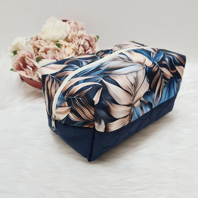 Virág mintás kozmetikai táska/sminktáska
