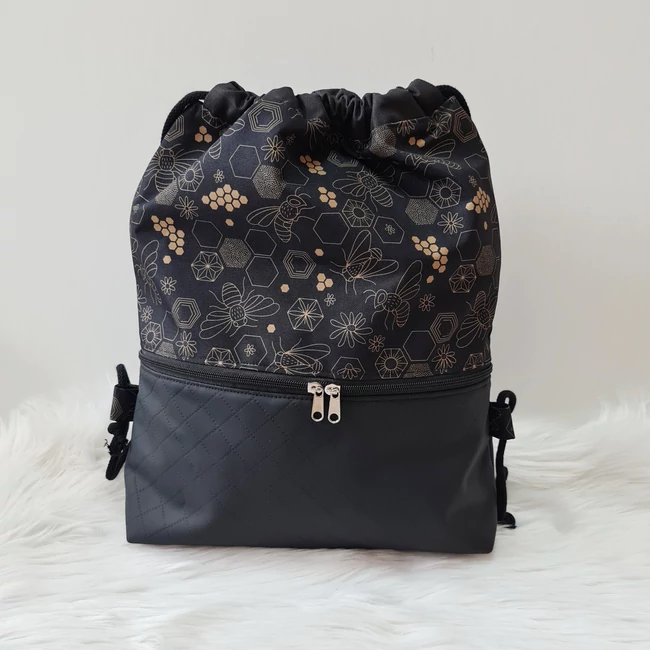 Méhecske mintás textilbőr hátizsák