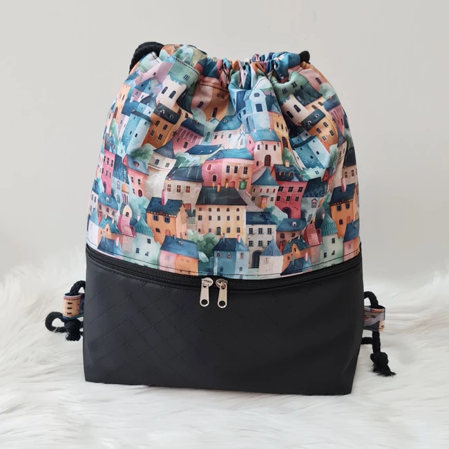 Házikó mintás textilbőr hátizsák