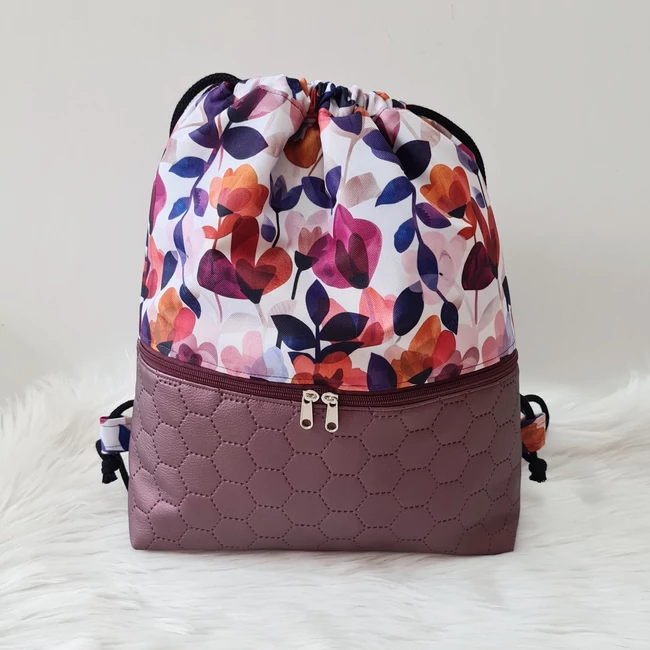 Virág mintás textilbőr hátizsák