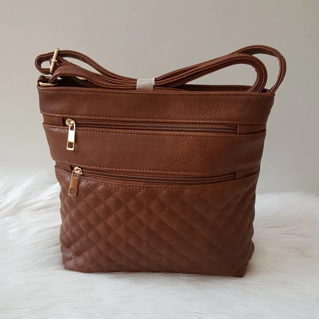 Varrott rombusz mintás oldaltáska barna