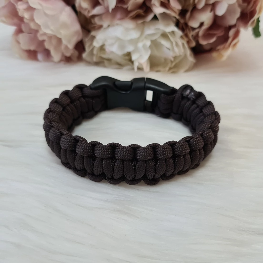 Férfi paracord karkötő barna